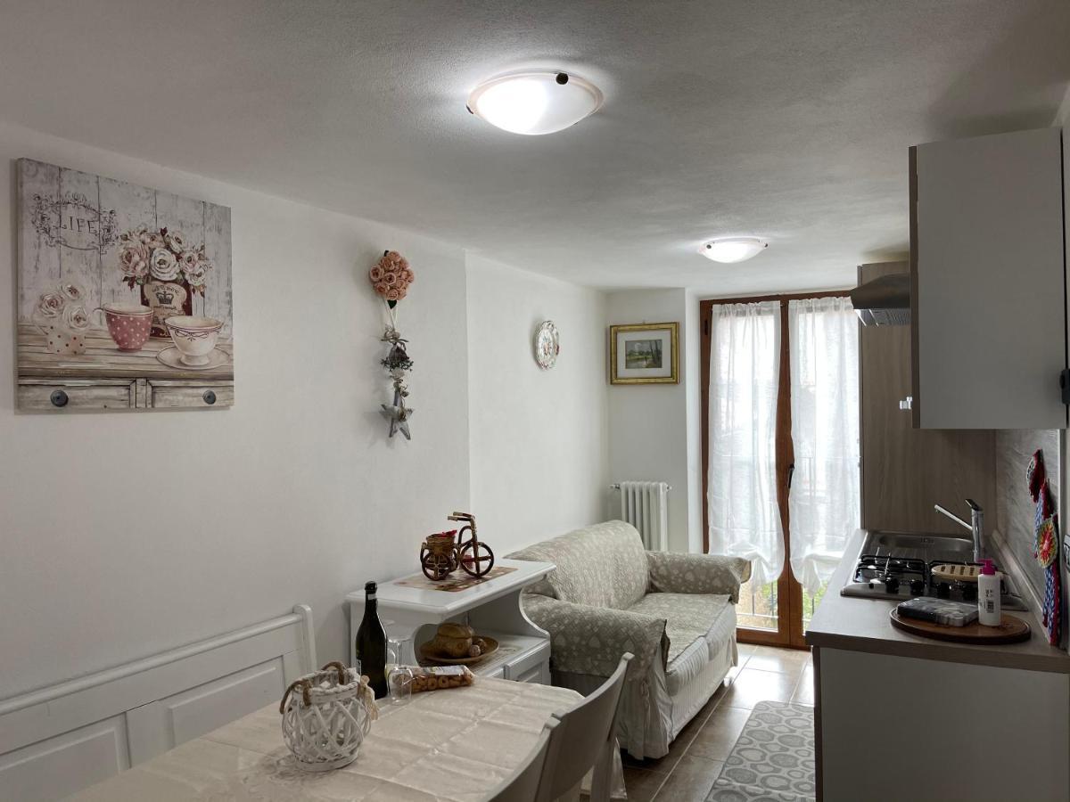 La Casa Di Pucci Nel Borgo Affrescato Di Parlasco Cortenova Exterior foto