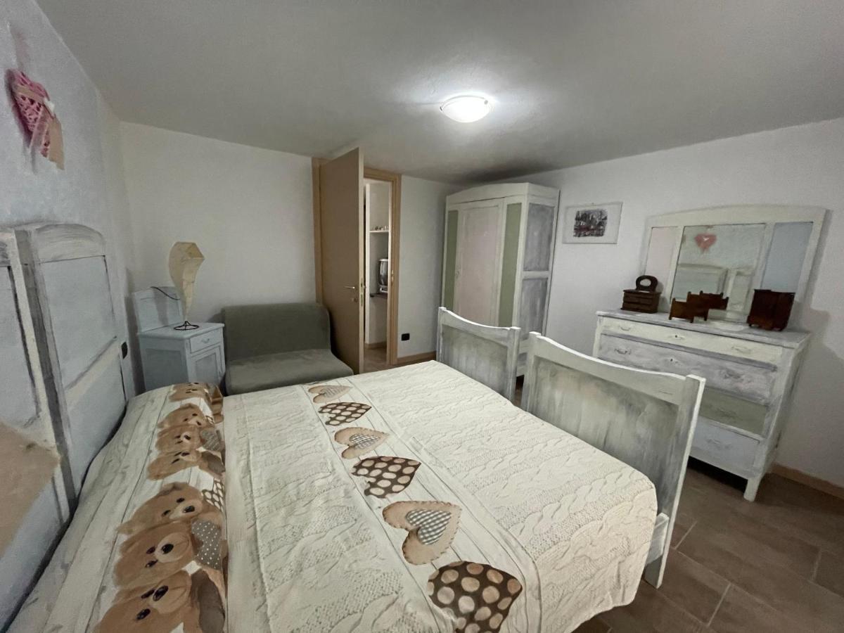 La Casa Di Pucci Nel Borgo Affrescato Di Parlasco Cortenova Exterior foto