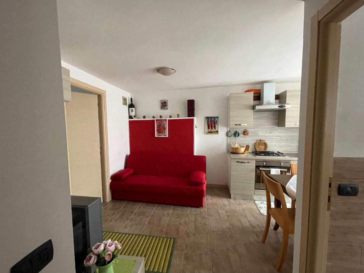 La Casa Di Pucci Nel Borgo Affrescato Di Parlasco Cortenova Exterior foto