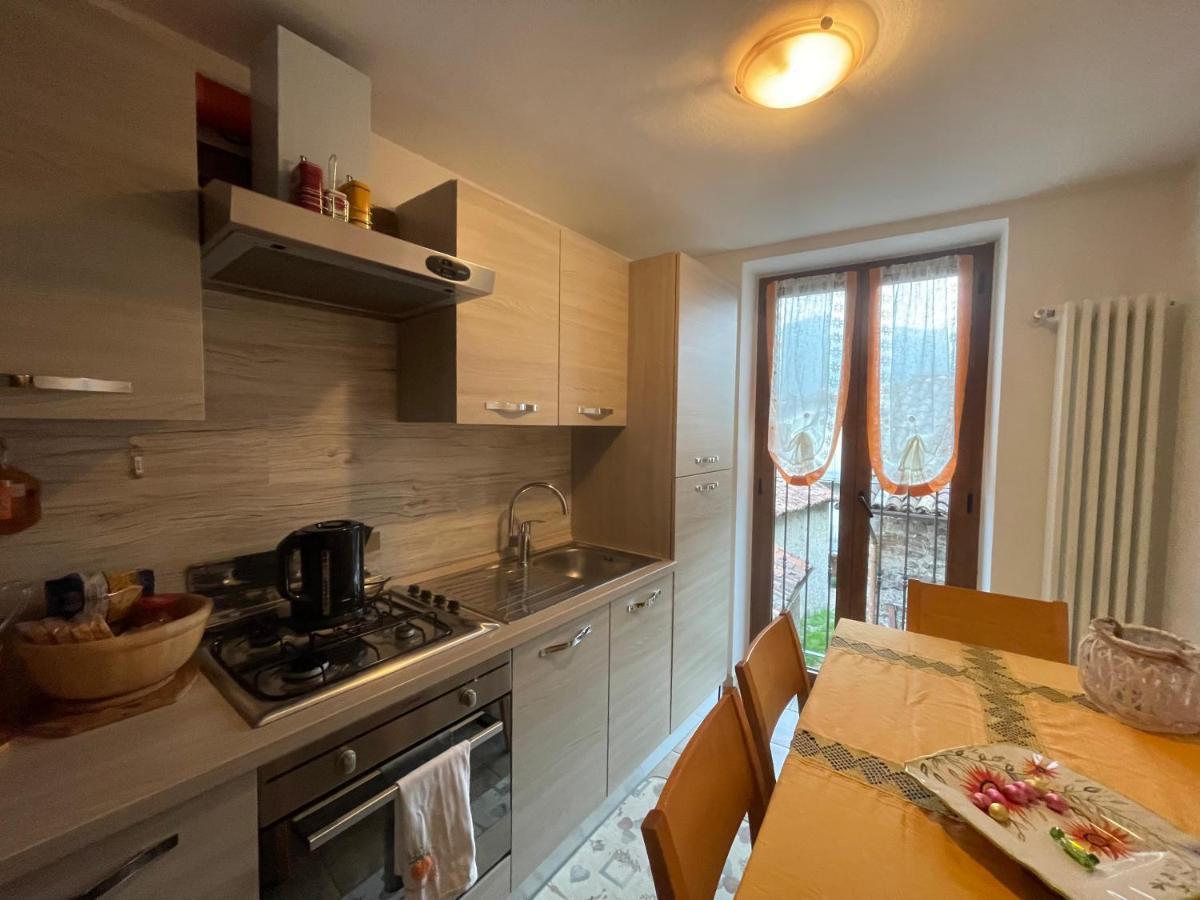 La Casa Di Pucci Nel Borgo Affrescato Di Parlasco Cortenova Exterior foto